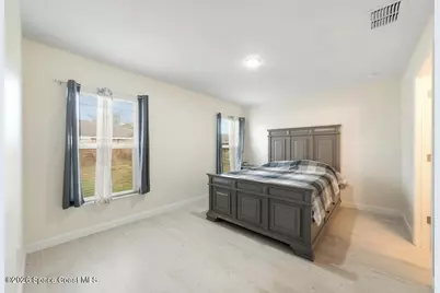 95 W Towne Place, Titusville, FL 32796 - Photo 5