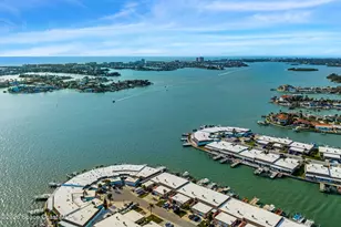 651 Boca Ciega Point Blvd S, Saint Petersburg, FL 33709 - Photo 13