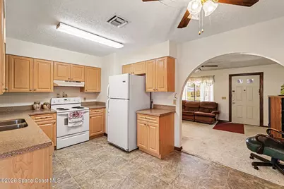 213 Bayshore Avenue NW, Palm Bay, FL 32907 - Photo 13