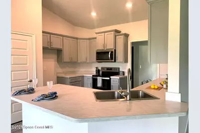 483 Oakleaf Street SW, Palm Bay, FL 32908 - Photo 7