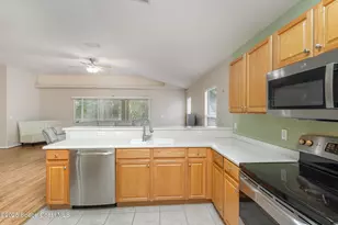 936 Tavernier Cir NE, Palm Bay, FL 32905 - Photo 17