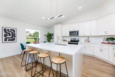 1085 Tahiti Avenue SE, Palm Bay, FL 32909 - Photo 11