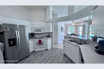 615 Sheridan Woods Drive, Melbourne, FL 32904 - Photo 5