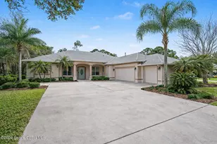 3625 Carriage Gate Dr, Melbourne, FL 32904 - Photo 3