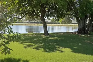 306 Lake Victoria Cir, Melbourne, FL 32940 - Photo 3