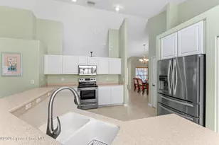 689 Danville Cir, Melbourne, FL 32904 - Photo 9