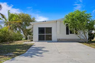 922 Bougainvillea Cir, Barefoot Bay, FL 32976 - Photo 5