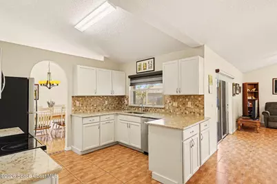 938 Commerce Road SE, Palm Bay, FL 32909 - Photo 11