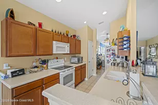 1065 Venetian Dr, Melbourne, FL 32904 - Photo 7