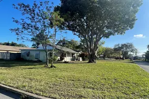 713 Orange Blossom Dr, Melbourne, FL 32935 - Photo 3