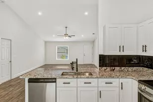 640 Roth Ct SE, Palm Bay, FL 32909 - Photo 9