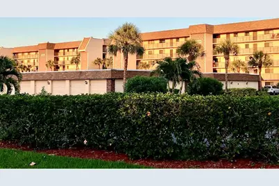 8500 Ridgewood Avenue #406, Cape Canaveral, FL 32920 - Photo 1