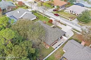 572 Lake Ashley Cir, Melbourne, FL 32904 - Photo 47