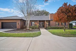 572 Lake Ashley Cir, Melbourne, FL 32904 - Photo 3