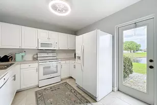 1055 Luminary Cir, Melbourne, FL 32901 - Photo 17