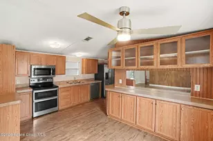 686 Sunrise Ct NE, Palm Bay, FL 32907 - Photo 9