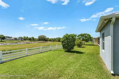 3720 Alamanda Key Drive, Melbourne, FL 32901 - Photo 35