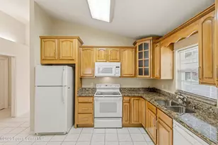 975 S Fork Cir, Melbourne, FL 32901 - Photo 7