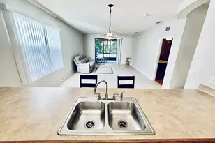 402 Breckenridge Cir SE, Palm Bay, FL 32909 - Photo 9