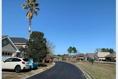 9748 Seafarer's Way, Navarre, FL 32566 - Photo 5