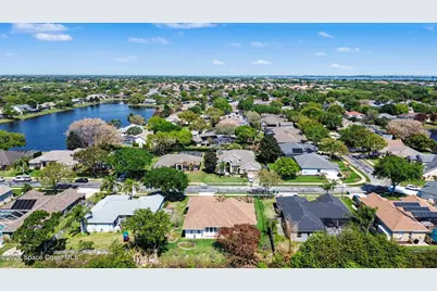 5761 Newbury Circle, Melbourne, FL 32940 - Photo 3