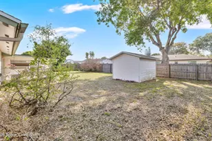 2184 Sandalwood Dr, Melbourne, FL 32935 - Photo 25