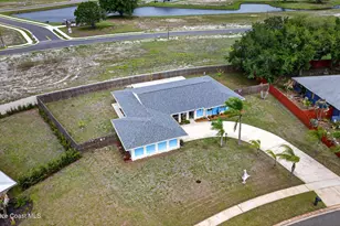 956 Waialae Cir NE, Palm Bay, FL 32905 - Photo 3