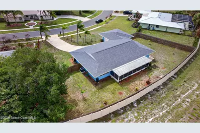 956 Waialae Circle NE, Palm Bay, FL 32905 - Photo 9