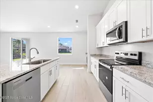 371 Bryn Mawr Ave NE, Palm Bay, FL 32907 - Photo 5