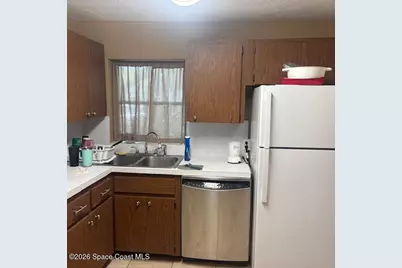 108 E Avenue D E, Melbourne, FL 32901 - Photo 3