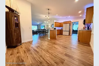 9010 Central Avenue, Sebastian, FL 32976 - Photo 11