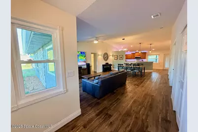 9010 Central Avenue, Sebastian, FL 32976 - Photo 3