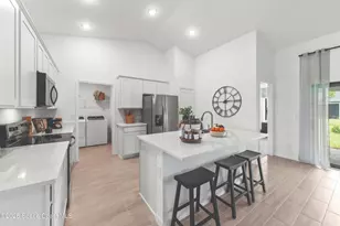 663 White Cloud St SW, Palm Bay, FL 32908 - Photo 5