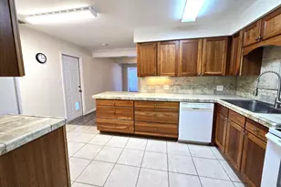 9852 Honeysuckle Dr, Sebastian, FL 32976 - Photo 3