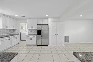 5215 Pina Vista Dr, Melbourne, FL 32934 - Photo 11