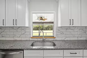 5215 Pina Vista Dr, Melbourne, FL 32934 - Photo 9