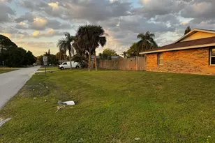 377 Emerson Dr NW, Palm Bay, FL 32907 - Photo 21