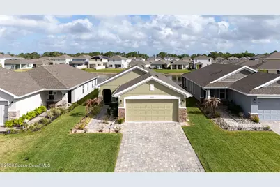 1061 Canfield Circle SE, Palm Bay, FL 32909 - Photo 5
