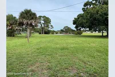 449 Del Monte Rd Road #A, Sebastian, FL 32958 - Photo 11