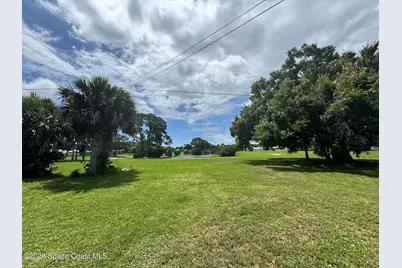 449 Del Monte Rd Road #A, Sebastian, FL 32958 - Photo 15