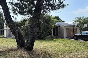 478 NW 153rd St, Miami, FL 33169 - Photo 3