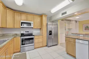 3209 S Lakeview Cir, Fort Pierce, FL 34949 - Photo 7