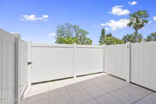 3209 S Lakeview Cir, Fort Pierce, FL 34949 - Photo 3