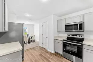 281 Sarah Rd SW, Palm Bay, FL 32908 - Photo 9