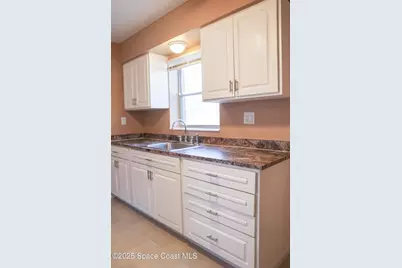 190 E Olmstead Drive #B5, Titusville, FL 32780 - Photo 7