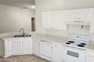 2410 Stratford Pointe Dr, Melbourne, FL 32904 - Photo 3