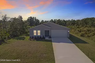 810 Darlington Ave SW, Palm Bay, FL 32908 - Photo 5