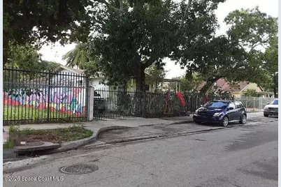 534 NW 30th Street, Miami, FL 33127 - Photo 3