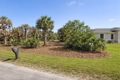 691 Yardley Street SW, Palm Bay, FL 32908 - Photo 3