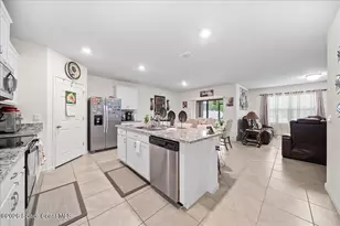 1518 Mineral Loop Dr NW, Palm Bay, FL 32907 - Photo 3